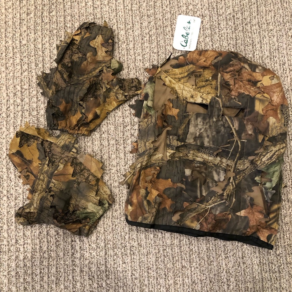 Cabela’s leafy camo hunting hood and mittens